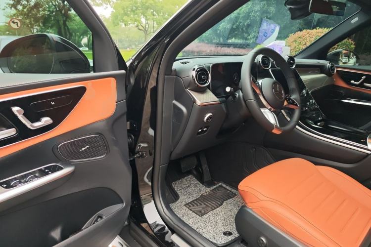Used Mercedes-Benz GLC 2026 GLC 260 L 4MATIC Classic Edition Driver Seat