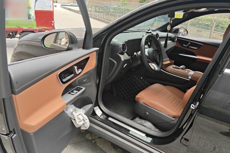 Used Mercedes-Benz GLC 2026 Model Facelifted GLC 260 L 4MATIC Classic Version Driver Seat
