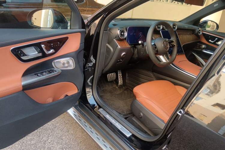 Used Mercedes-Benz GLC 2026 GLC 300 L 4MATIC Dynamic 5-seater Driver Seat