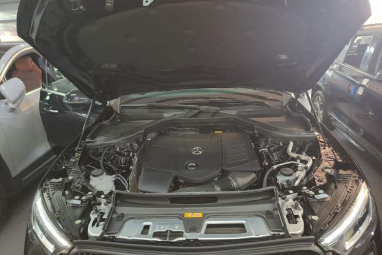 Used Mercedes-Benz GLC 2026 GLC 300 L 4MATIC Dynamic 5-seater Engine Bay