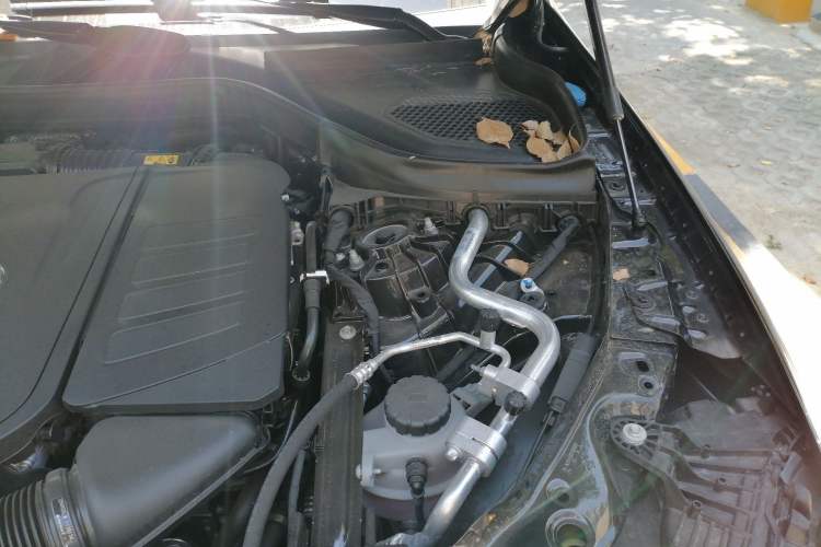 Used Mercedes-Benz GLC 2026 Model Facelifted GLC 300 L 4MATIC Dynamic Version—5 Seaters Engine Bay Left