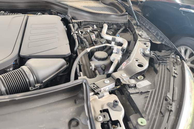 Used Mercedes-Benz GLC 2026 GLC 300 L 4MATIC Dynamic 5-seater Engine Bay Left