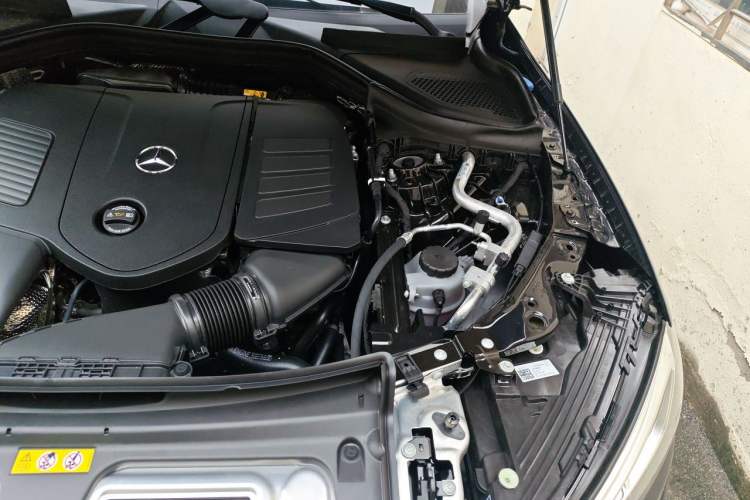 Used Mercedes-Benz GLC 2026 GLC 260 L 4MATIC Classic Edition Engine Bay Left