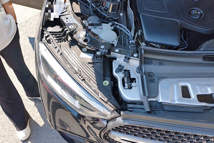 Used Mercedes-Benz GLC 2026 GLC 300 L 4MATIC Dynamic 5-seater Engine Bay Right