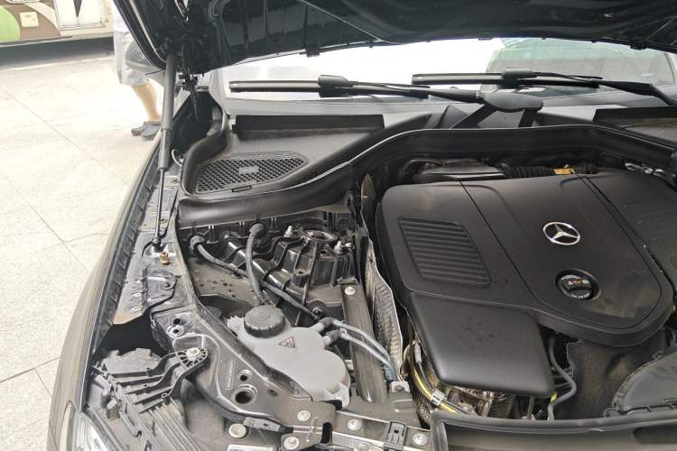 Used Mercedes-Benz GLC 2026 Model Facelifted GLC 260 L 4MATIC Classic Version Engine Bay Right