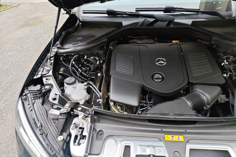 Used Mercedes-Benz GLC 2026 GLC 260 L 4MATIC Classic Edition Engine Bay Right