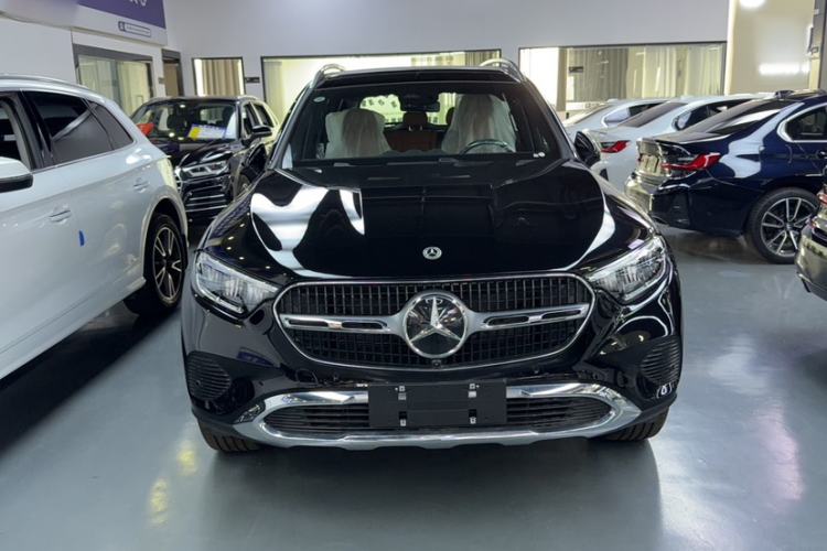 Used Mercedes-Benz GLC 2026 GLC 260 L 4MATIC Classic Edition Exterior 1