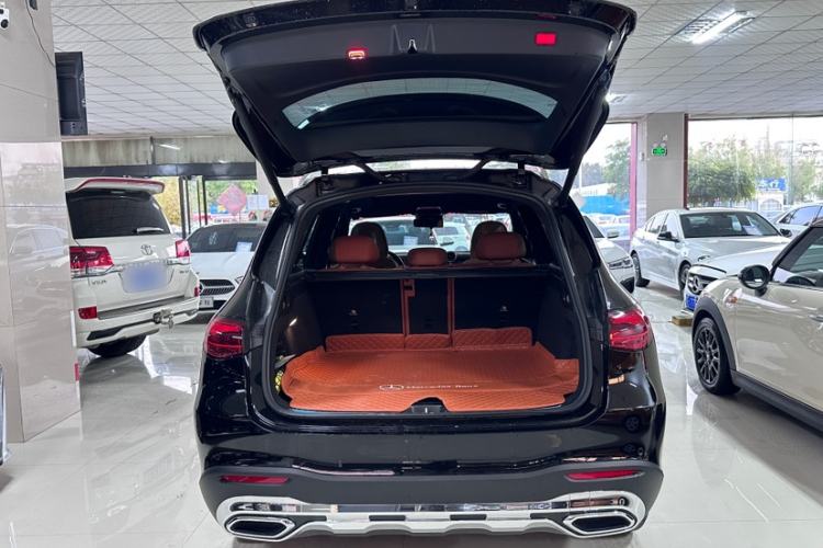 Used Mercedes-Benz GLC 2026 GLC 260 L 4MATIC Classic Edition Exterior 9