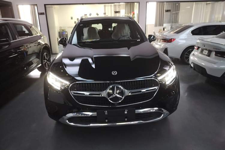 Used Mercedes-Benz GLC 2026 GLC 260 L 4MATIC Classic Edition Front