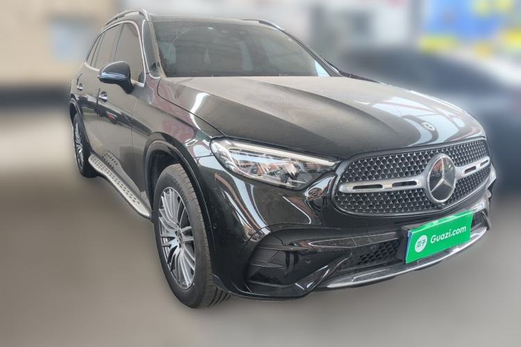 Used Mercedes-Benz GLC 2026 GLC 300 L 4MATIC Dynamic 5-seater Front Right 45 Deg