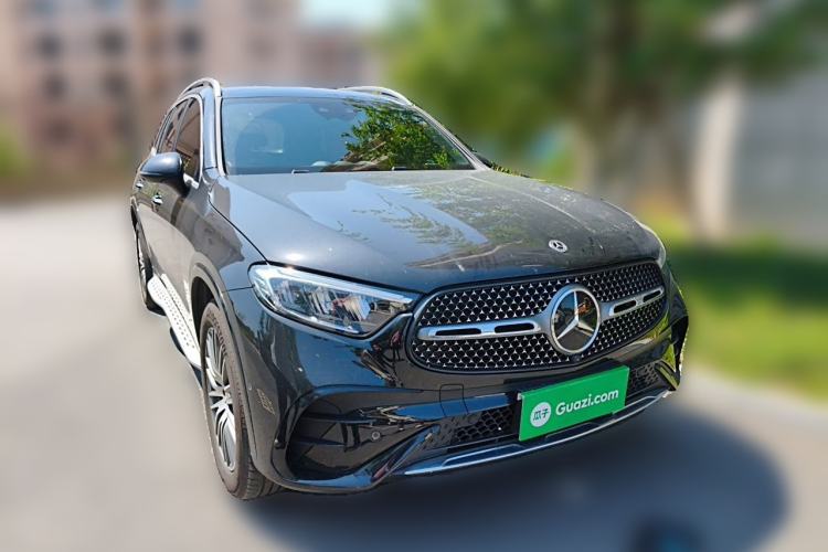 Used Mercedes-Benz GLC 2026 GLC 300 L 4MATIC Dynamic 5-seater Front Right 45 Deg