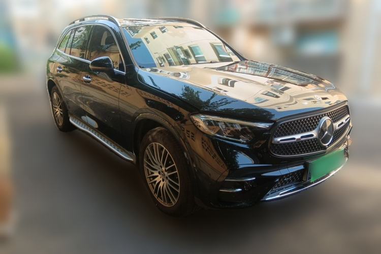 Used Mercedes-Benz GLC 2026 GLC 300 L 4MATIC Dynamic 5-seater Front Right 45 Deg