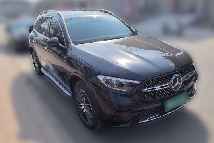 Used Mercedes-Benz GLC 2026 GLC 260 L 4MATIC Luxury Model Front Right 45 Deg