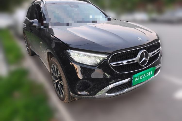 Used Mercedes-Benz GLC 2026 GLC 260 L 4MATIC Classic Edition Front Right 45 Deg
