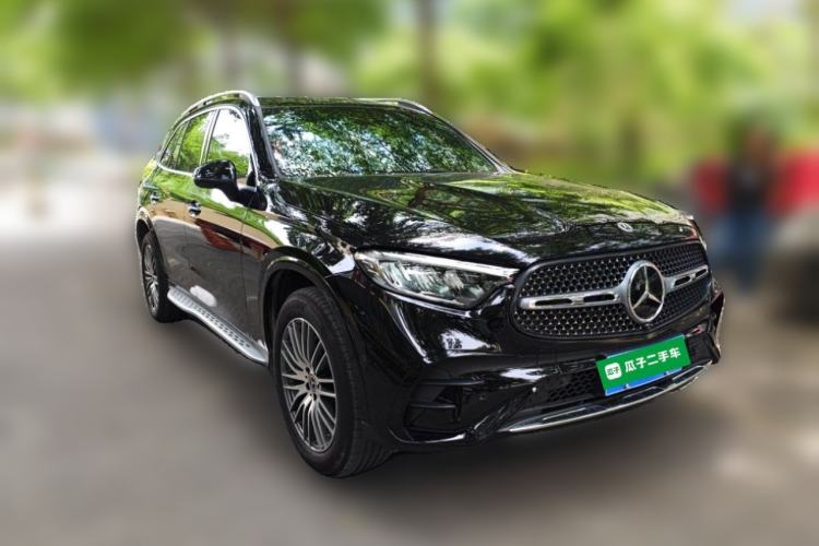 Used Mercedes-Benz GLC 2026 GLC 300 L 4MATIC Dynamic 5-seater Front Right 45 Deg