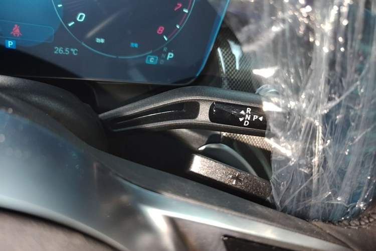 Used Mercedes-Benz GLC 2026 GLC 260 L 4MATIC Classic Edition Gear Lever
