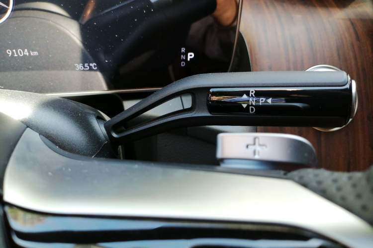 Used Mercedes-Benz GLC 2026 Model Facelifted GLC 300 L 4MATIC Dynamic Version—5 Seaters Gear Lever