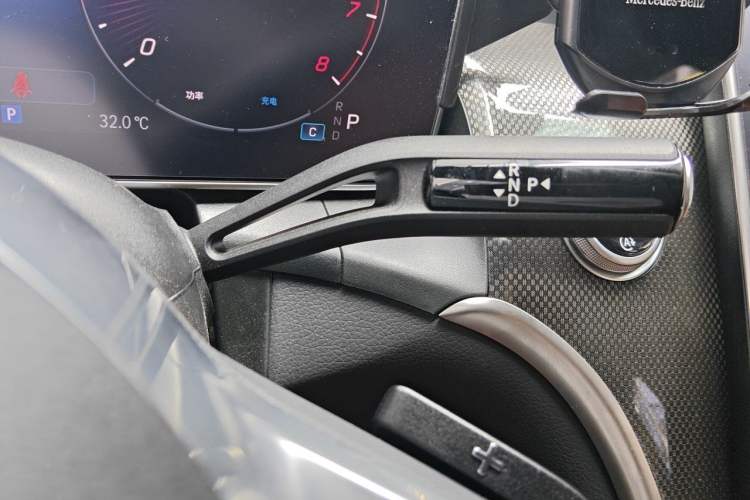 Used Mercedes-Benz GLC 2026 Model Facelifted GLC 260 L 4MATIC Classic Version Gear Lever