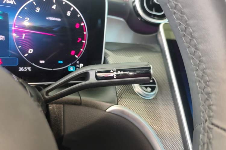 Used Mercedes-Benz GLC 2026 GLC 260 L 4MATIC Classic Edition Gear Lever
