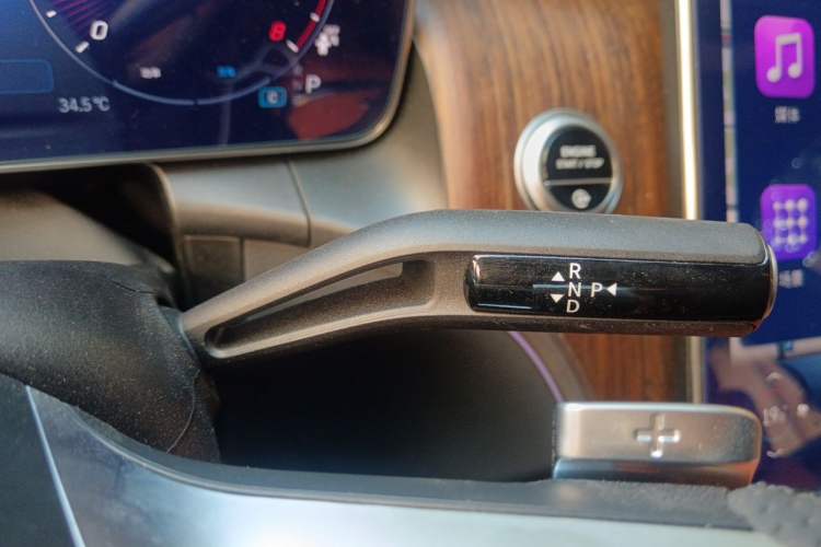 Used Mercedes-Benz GLC 2026 GLC 300 L 4MATIC Dynamic 5-seater Gear Lever