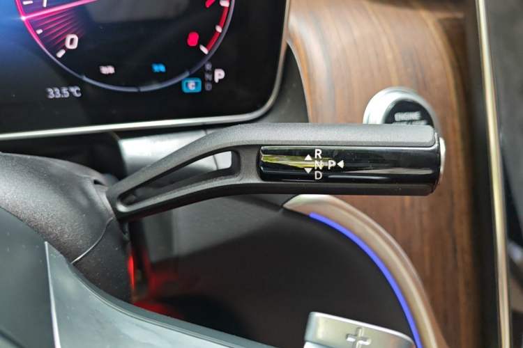 Used Mercedes-Benz GLC 2026 GLC 300 L 4MATIC Dynamic 5-seater Gear Lever