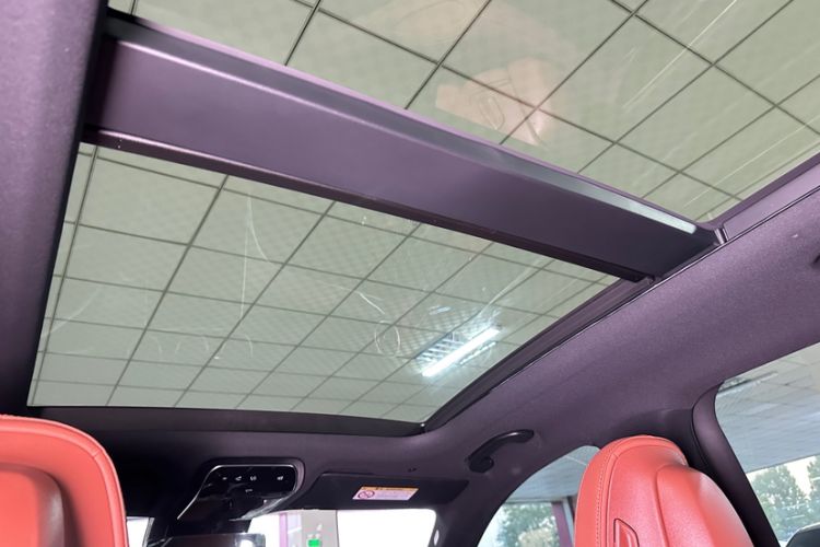 Used Mercedes-Benz GLC 2026 GLC 260 L 4MATIC Classic Edition Interior 12