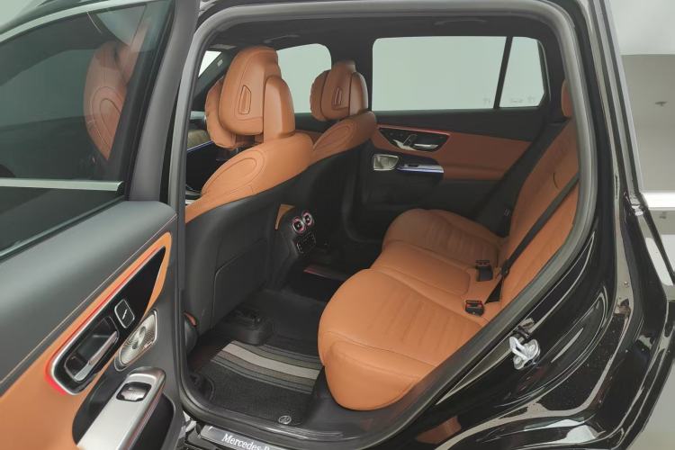 Used Mercedes-Benz GLC 2026 GLC 300 L 4MATIC Dynamic 5-seater Interior 3