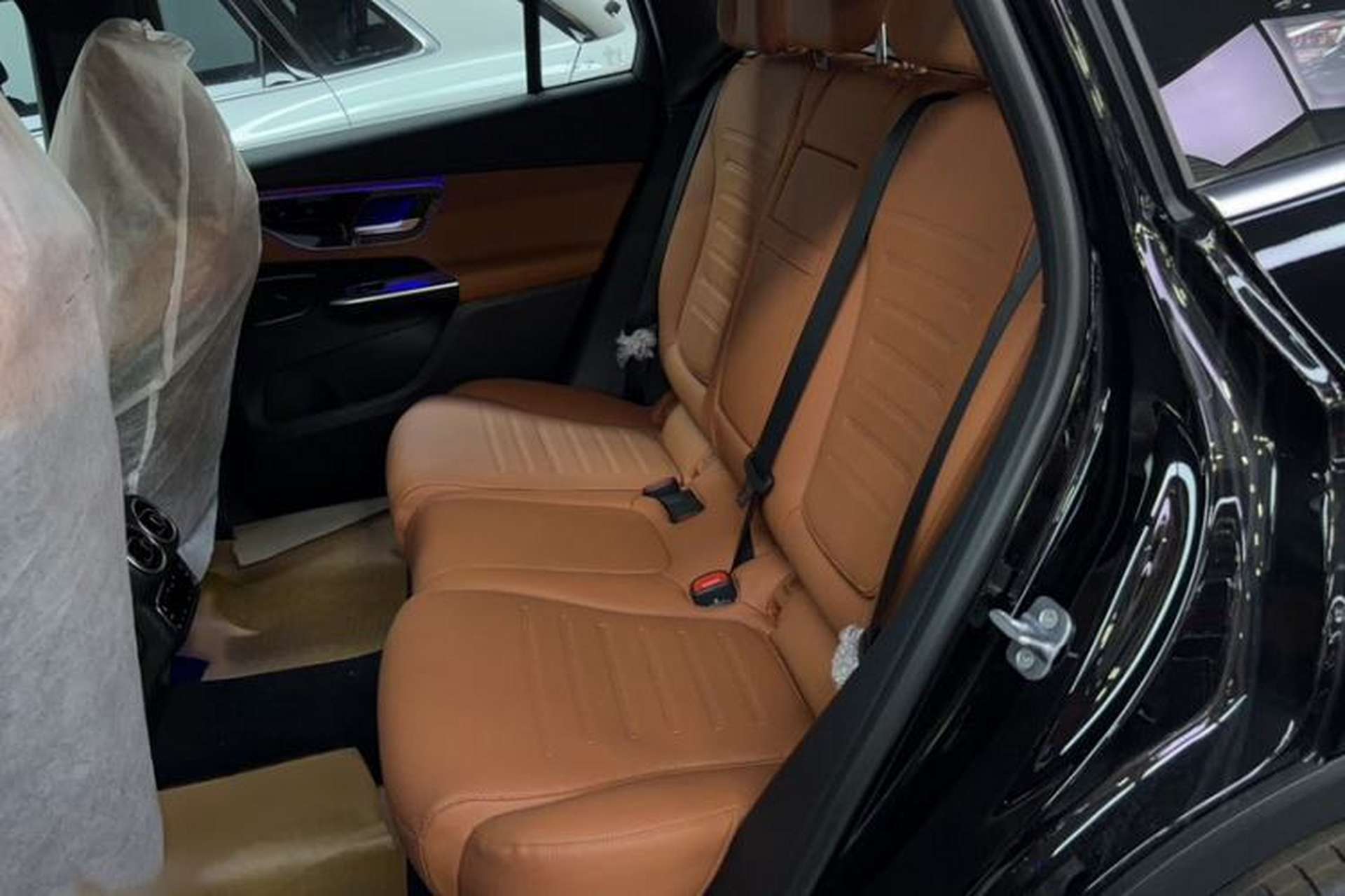 Used Mercedes-Benz GLC 2026 GLC 260 L 4MATIC Classic Edition Interior 4