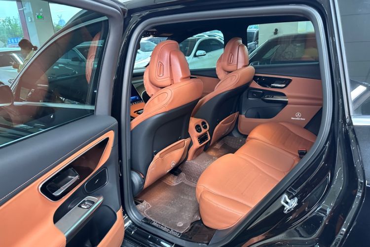 Used Mercedes-Benz GLC 2026 GLC 260 L 4MATIC Classic Edition Interior 8