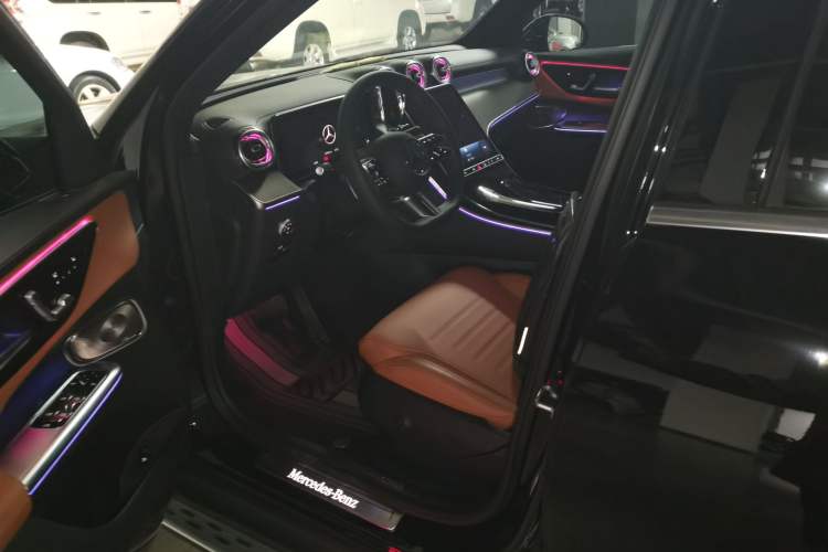 Used Mercedes-Benz GLC 2026 GLC 300 L 4MATIC Dynamic 5-seater Left Front Seat