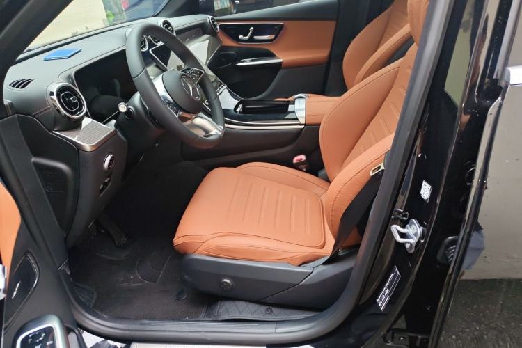 Used Mercedes-Benz GLC 2026 GLC 260 L 4MATIC Classic Edition Left Front Seat