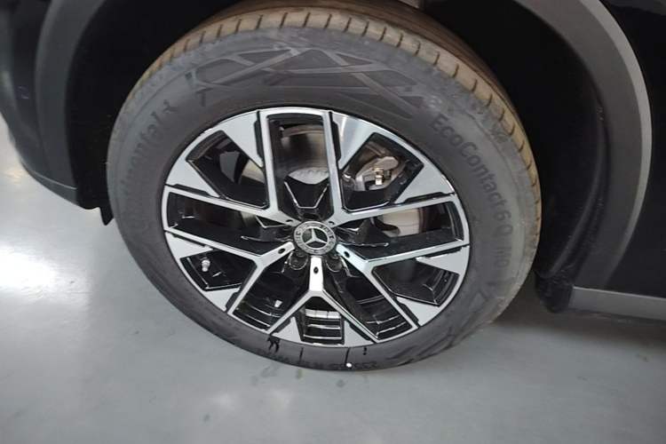Used Mercedes-Benz GLC 2026 GLC 260 L 4MATIC Classic Edition Left Front Wheel Hub