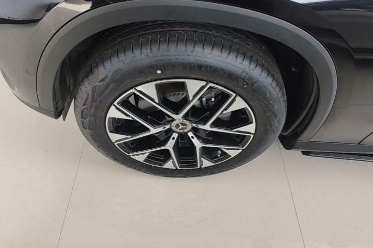 Used Mercedes-Benz GLC 2026 GLC 260 L 4MATIC Classic Edition Left Front Wheel Hub
