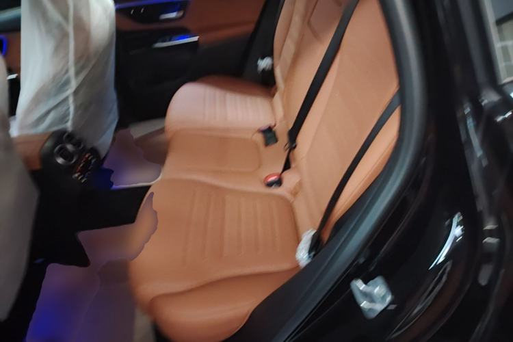 Used Mercedes-Benz GLC 2026 GLC 260 L 4MATIC Classic Edition Left Rear Seat