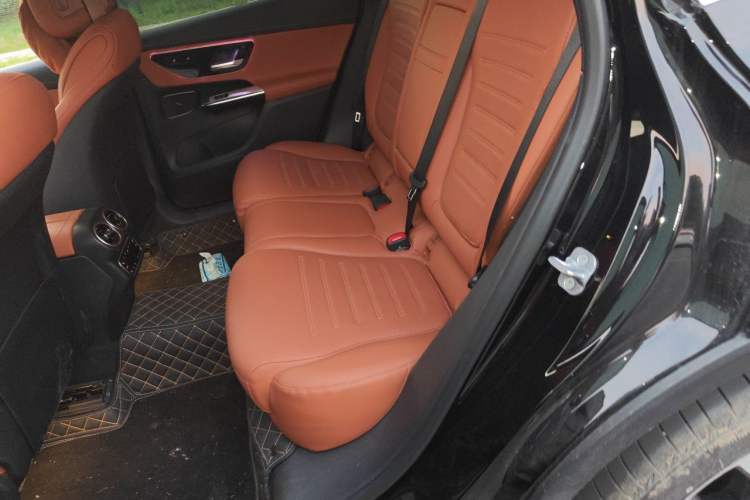Used Mercedes-Benz GLC 2026 GLC 260 L 4MATIC Classic Edition Left Rear Seat