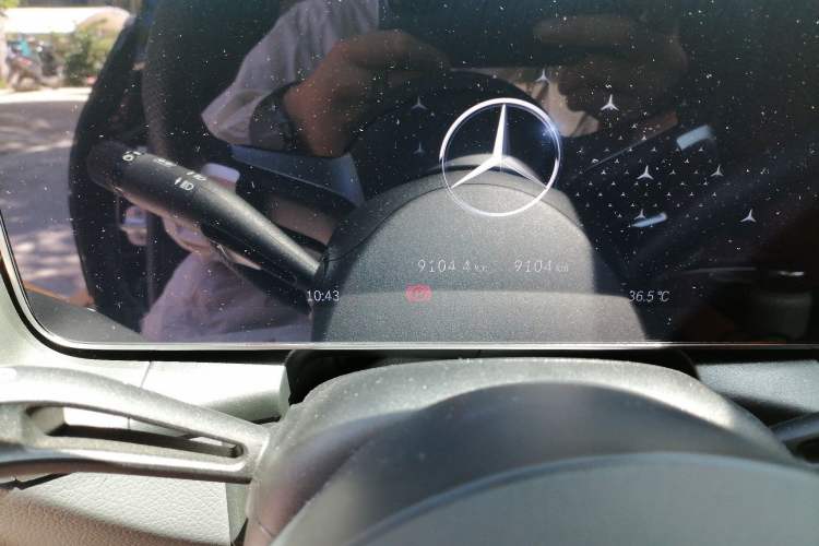 Used Mercedes-Benz GLC 2026 Model Facelifted GLC 300 L 4MATIC Dynamic Version—5 Seaters Odometer Close Up