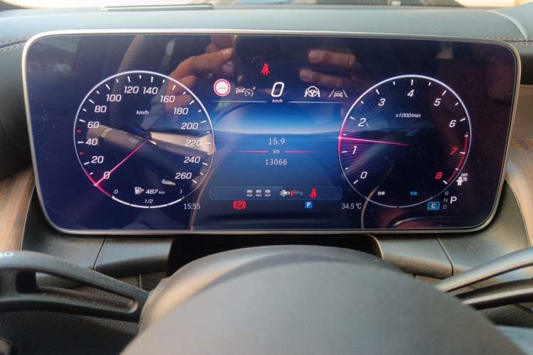 Used Mercedes-Benz GLC 2026 GLC 300 L 4MATIC Dynamic 5-seater Odometer Close Up