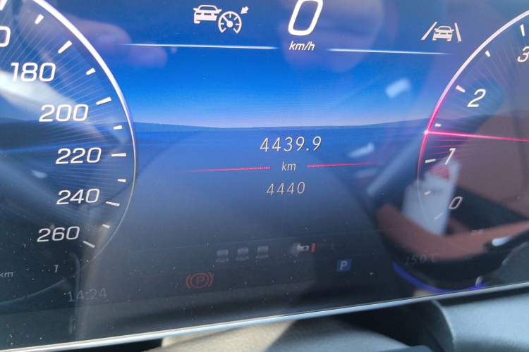 Used Mercedes-Benz GLC 2026 GLC 260 L 4MATIC Luxury Model Odometer Close Up
