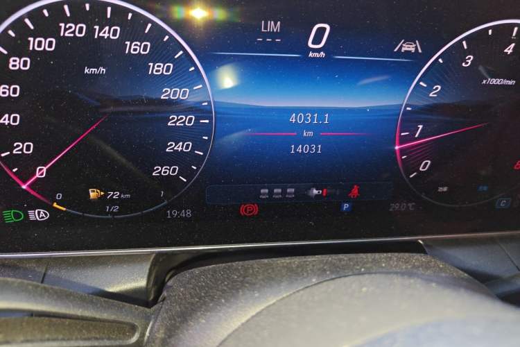 Used Mercedes-Benz GLC 2026 GLC 260 L 4MATIC Classic Edition Odometer Close Up