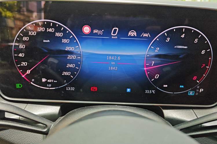 Used Mercedes-Benz GLC 2026 GLC 300 L 4MATIC Dynamic 5-seater Odometer Close Up