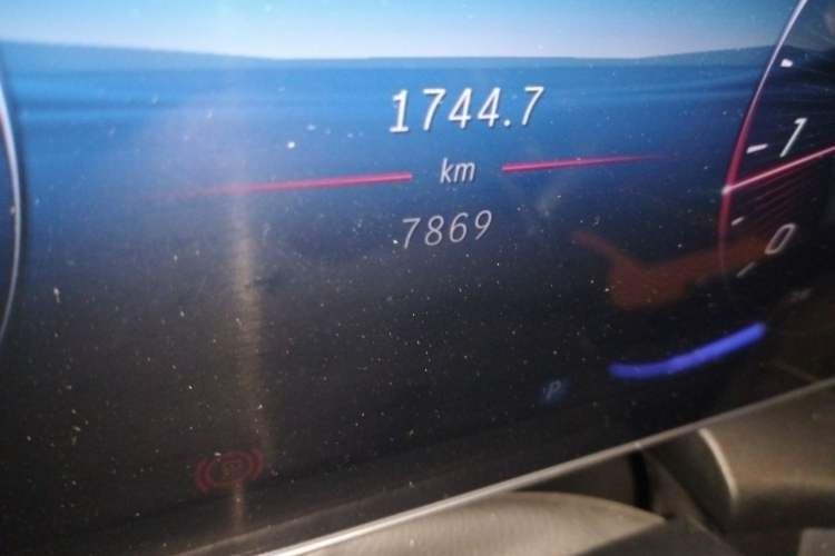 Used Mercedes-Benz GLC 2026 GLC 300 L 4MATIC Luxury Model Odometer Close Up