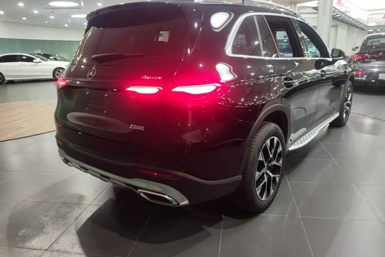 Used Mercedes-Benz GLC 2026 GLC 260 L 4MATIC Dynamic Model Rear Right 45 Deg