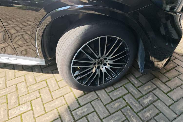 Used Mercedes-Benz GLC 2026 GLC 300 L 4MATIC Luxury Model Right Front Wheel Hub