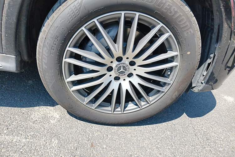 Used Mercedes-Benz GLC 2026 GLC 300 L 4MATIC Dynamic 5-seater Right Front Wheel Hub