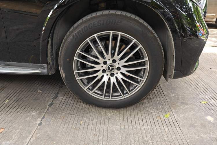Used Mercedes-Benz GLC 2026 GLC 300 L 4MATIC Dynamic 5-seater Right Front Wheel Hub