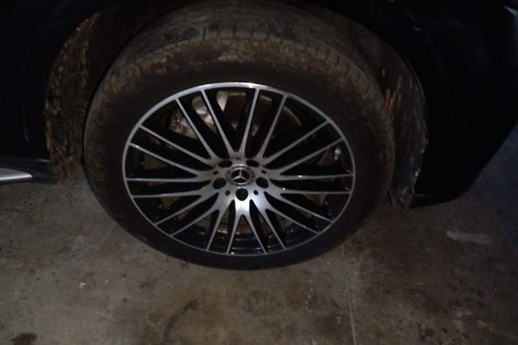 Used Mercedes-Benz GLC 2026 GLC 300 L 4MATIC Luxury Model Right Front Wheel Hub