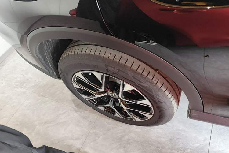 Used Mercedes-Benz GLC 2026 GLC 260 L 4MATIC Classic Edition Right Rear Wheel Hub