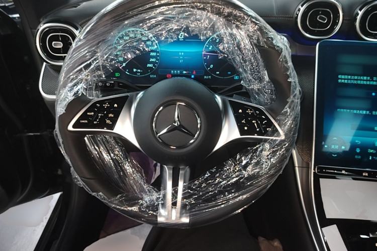 Used Mercedes-Benz GLC 2026 GLC 260 L 4MATIC Classic Edition Steering Wheel