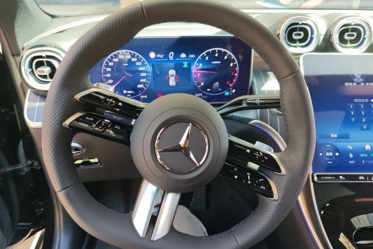 Used Mercedes-Benz GLC 2026 GLC 300 L 4MATIC Luxury Model Steering Wheel