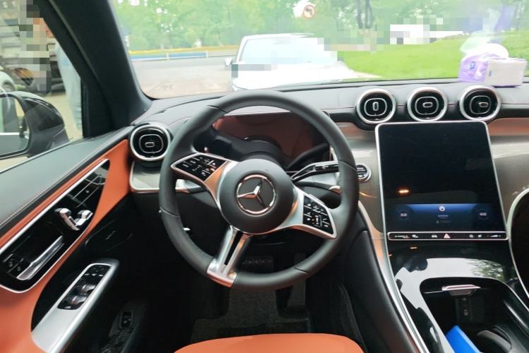 Used Mercedes-Benz GLC 2026 GLC 260 L 4MATIC Classic Edition Steering Wheel